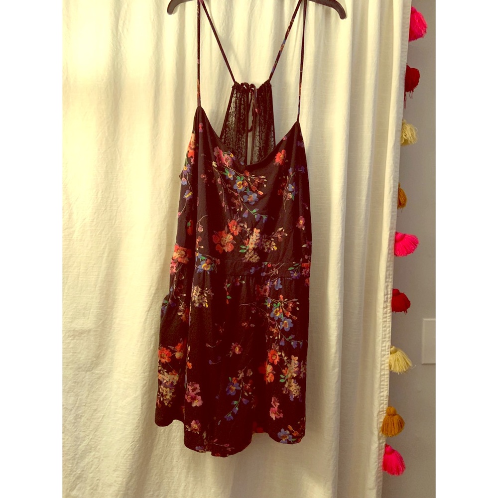 Floral/lace romper with pockets